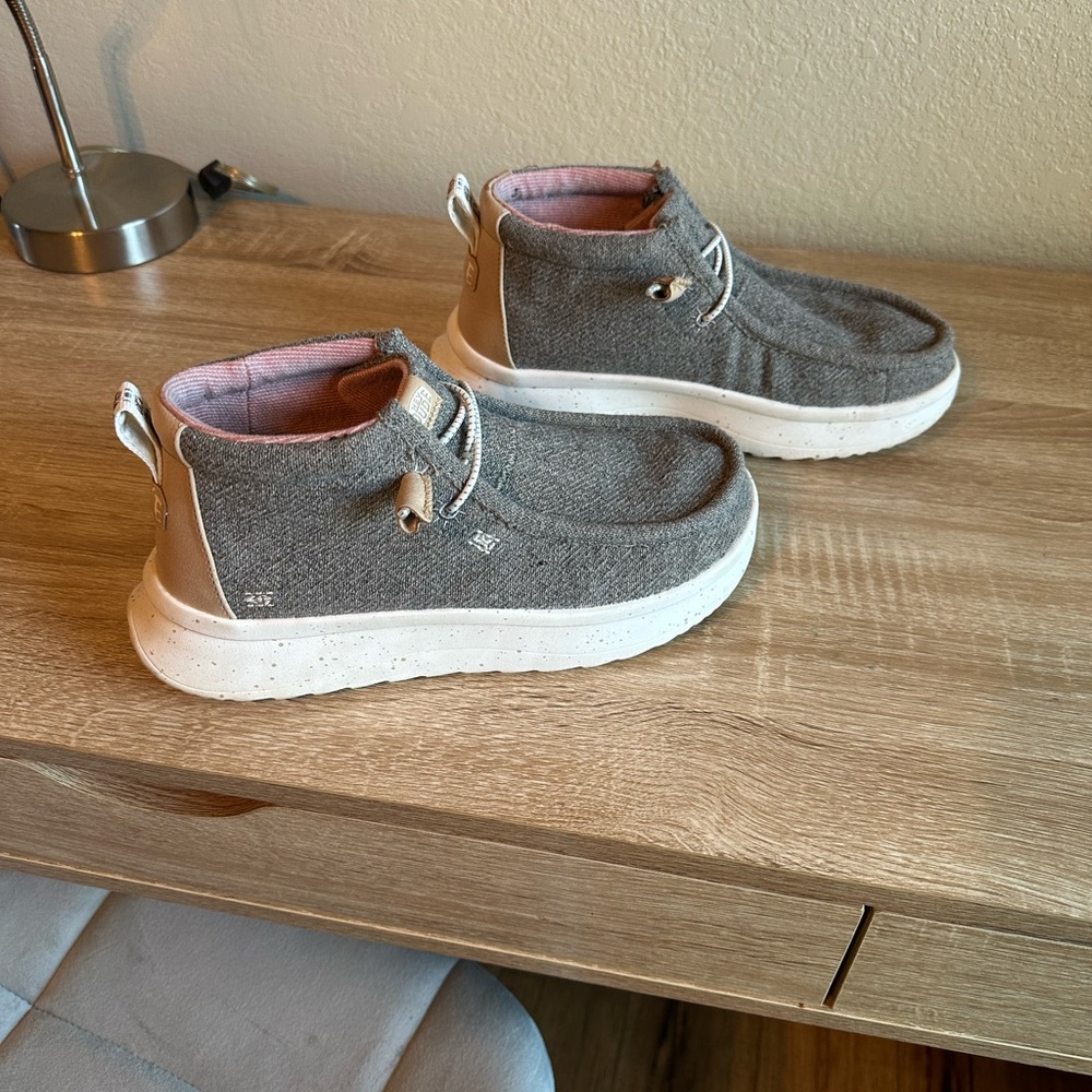 Hey Dude booties Gray/Tan EUC